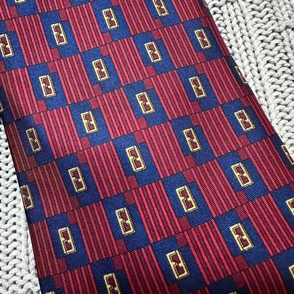Vintage Fendi red monogram geometric silk tie - Picture 2 of 7